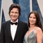 Por dentro da linha do tempo do relacionamento de Jason Bateman e esposa Amanda Anka