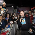 Michael Rubin e Jaxson Dart posando para uma foto.