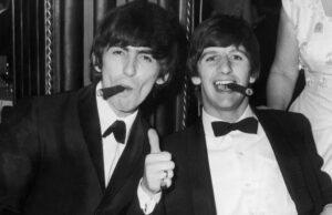 Por dentro do triângulo amoroso dos Beatles envolvendo Ringo Starr e George Harrison George Harrison teve um caso com a esposa de Ringo Starrs GettyImages-931413332