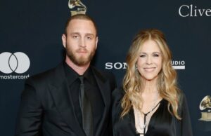 Por que Chet Hanks quer fazer uma música de ‘Strip Club’ com a mãe Rita Wilson Chet Hanks fala sobre viver três anos sóbrio