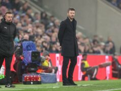 Por que Gary Neville acredita que Michael Carrick estava certo ao ignorar os planos táticos do Man Utd durante a partida do Everton Por que Gary Neville acredita que Michael Carrick estava certo ao ignorar os planos táticos do Man Utd durante a partida do Everton