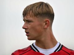 Por que Jim Thwaites está ganhando comparações com David Beckham no Man Utd antes da FA Youth Cup Por que Jim Thwaites está ganhando comparações com David Beckham no Man Utd antes da FA Youth Cup