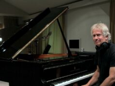 Por que Tony Banks, o gênio silencioso por trás do Genesis, hesita em criar novas músicas aos 75 anos Por que Tony Banks, o gênio silencioso por trás do Genesis, hesita em criar novas músicas aos 75 anos
