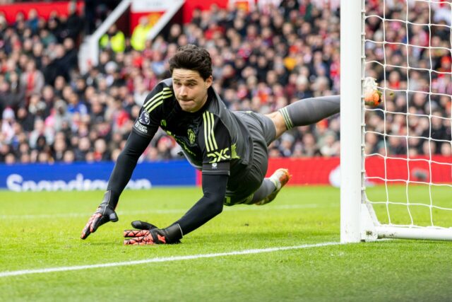 Por que a estrela do Man Utd, Senne Lammens, está convencida de que o goleiro belga é “muito diferente” do estilo holandês
