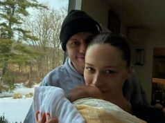 Por que a namorada de Pete Davidson, Elsie Hewitt, ‘odiava’ estar grávida GettyImages-2227301299 Por que a namorada de Pete Davidson, Elsie Hewitt, odiava estar grávida