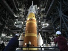 Por que o combustível do foguete que irá alimentar o Artemis II é tão difícil de manusear Ícone de conversão de texto em fala