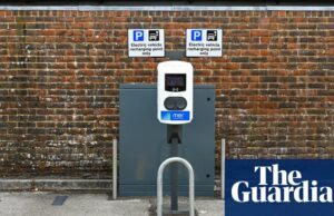 Por que recebi uma multa de estacionamento de £ 100 ao carregar meu carro elétrico? Por que recebi uma multa de estacionamento de £ 100 ao carregar meu carro elétrico?