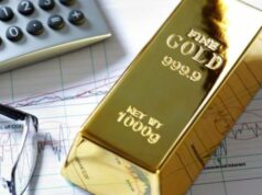 Preços mundiais do ouro caem 11% em relação ao recorde, investidores se aglomeram realizando lucros após longa alta Preços mundiais do ouro caem 11% em relação ao recorde, investidores se aglomeram realizando lucros após longa alta