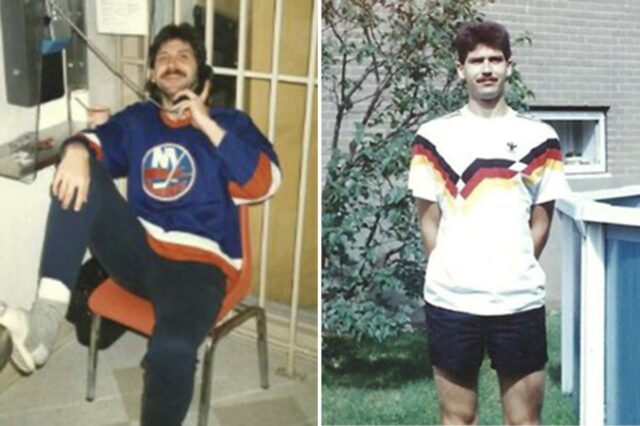 Manfred Sperling, também conhecido como Amanda Joy Cooper, em pé com uma bola de futebol.