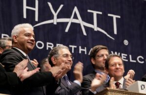Presidente do Hyatt Hotels, Thomas Pritzker, deixa o cargo por causa de laços com Epstein Presidente do Hyatt Hotels, Thomas Pritzker, deixa o cargo por causa de laços com Epstein