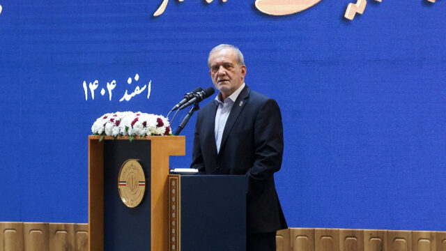 Presidente do Irão diz que o seu país não se curvará à pressão dos EUA
