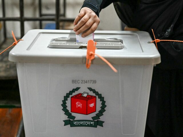 Principais candidatos votaram nas eleições de Bangladesh
