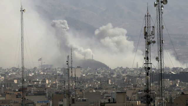 Principais locais militares visados ​​dentro do Irã como parte de ataques coordenados EUA-Israel
