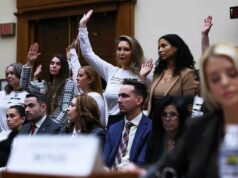 Procurador-geral de Trump se recusa a enfrentar vítimas de Epstein e pede desculpas Pam Bondi recusou-se a virar-se para enfrentar as vítimas de Jeffrey Epstein.