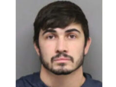 Professor de Nebraska, 26, pode pegar 20 anos de prisão por namorar um graduado do ensino médio, 19 Yahoo news home