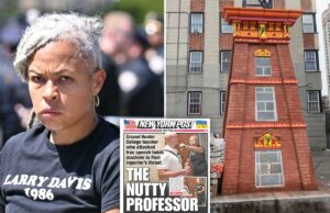 Professor maluco que segurou o facão no pescoço do repórter do Post é golpeado por Nova York para uma instalação de arte de US $ 407 mil: ‘Pedaço de lixo’ Professor maluco que segurou o facão no pescoço do repórter do Post é golpeado por Nova York para uma instalação de arte de US $ 407 mil: 'Pedaço de lixo'