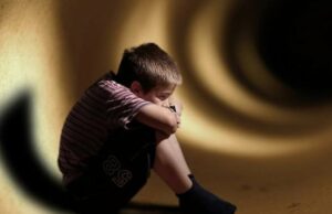 Professor viral em Jember nua 22 alunos após perder IDR 75 mil Professor viral em Jember nua 22 alunos após perder IDR 75 mil