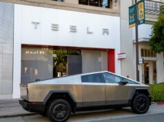 Proprietário do Cybertruck processa Tesla em mais de US$ 1 milhão após falha do piloto automático em Houston Proprietário do Cybertruck processa Tesla em mais de US$ 1 milhão após falha do piloto automático em Houston