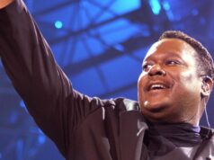 Quem é Luther Vandross? 5 coisas para saber após o aceno equivocado de Cher no Grammy GettyImages-2251096-Lutero.jpg