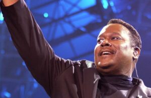 Quem é Luther Vandross? 5 coisas para saber após o aceno equivocado de Cher no Grammy GettyImages-2251096-Lutero.jpg