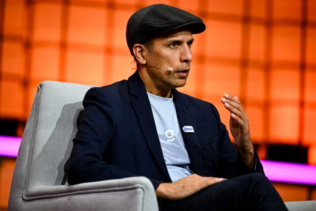 Quem será o proprietário da camada de IA da sua empresa? O CEO da Glean explica
