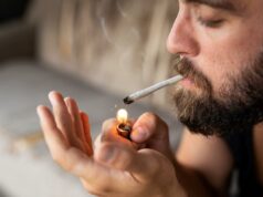 Querida Abby: Estou preocupado com a quantidade de maconha que meus parentes fumam Querida Abby: Estou preocupado com a quantidade de maconha que meus parentes fumam