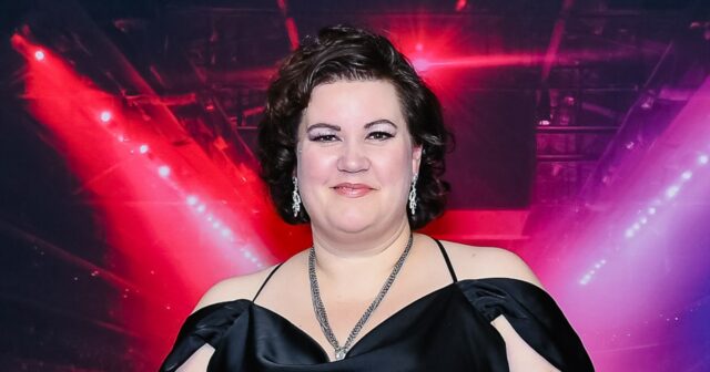 Rachel Reid adia data de lançamento do próximo livro de Rachel Reid adia data de lançamento do próximo livro de 'Rivalidade acalorada' devido à doença de Parkinson