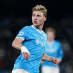 Rasmus Hojlund treinando com Scott McTominay no Napoli