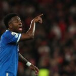 Vinicius Junior e Gianluca Prestianni reagem.