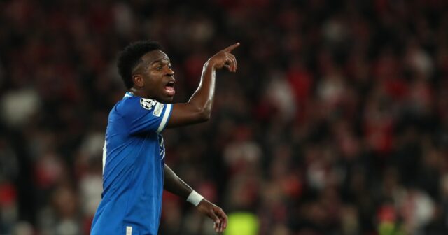 Vinicius Junior e Gianluca Prestianni reagem.