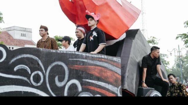 Realizando um Carnaval Cultural em Tegal, Kaesang afirma que PSI Realizando um Carnaval Cultural em Tegal, Kaesang afirma que PSI dá vida a MPMEs e artistas