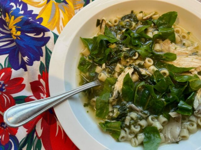 Receitas: sopa anti-gripe e macarrão de longevidade do Ano Novo Macarrão longevidade com frango, gengibre e cogumelos. (Nancy Lindahl/Contribuiu)