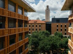 Regentes da Universidade do Texas aprovam limites ao ensino de “assuntos desnecessariamente controversos” Yahoo news home