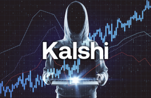 Reguladores destacam casos de uso de informações privilegiadas em Kalshi em meio a críticas Os reguladores destacam casos de uso de informações privilegiadas de Kalshi em meio a críticas. Ilustração digital de uma figura encapuzada e sem rosto segurando um tablet brilhante, sobreposto com gráficos financeiros azuis e vermelhos e gráficos de velas. A palavra “Kalshi” aparece com destaque no centro, com código binário e linhas de grade no fundo, evocando temas de negociação on-line e mercados orientados por dados.