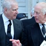 Príncipe Andrew, Duque de York, Rei Carlos III e Príncipe William, Príncipe de Gales