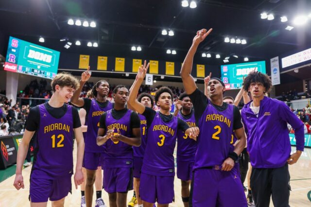 Reinado roxo: Riordan supera Santo Inácio em thriller duplo OT para conquistar o título WCAL
