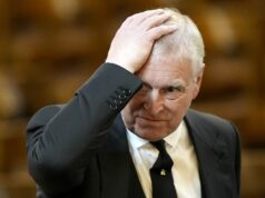 Reino Unido pondera remover o ex-príncipe Andrew da linha de sucessão em meio à investigação de Epstein Reino Unido pondera remover o ex-príncipe Andrew da linha de sucessão em meio à investigação de Epstein