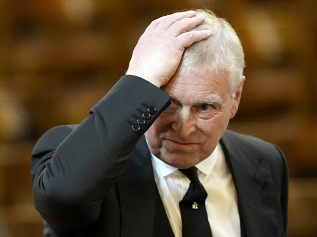 Reino Unido pondera remover o ex-príncipe Andrew da linha de Reino Unido pondera remover o ex-príncipe Andrew da linha de sucessão em meio à investigação de Epstein