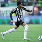 Relatório: Man Utd disse o preço pedido de £ 87 milhões pelo garoto-prodígio brasileiro que Neymar disse ter alto 'potencial'