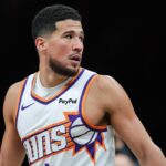 Relatório de lesão de Suns vs Magic: Devin Booker Lands Concerning Status