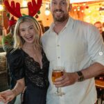 O cofundador da BrewDog e 'pior chefe do mundo' James Watt (foto com sua esposa Georgia Toffolo) está considerando comprar de volta a empresa de cerveja artesanal depois que ela foi colocada à venda