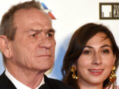Revelada a causa da morte da filha de Tommy Lee Jones, Victoria Jones Tommy-Lee-Jones-e-Filha-Victoria-GettyImages-866175860