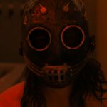 Jacob Elordi e Margot Robbie em 'O Morro dos Ventos Uivantes' (Crédito: Warner Bros.)