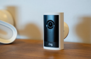 Ring e Flock Safety cancelam parceria em meio a críticas de vigilância Ring e Flock Safety cancelam parceria em meio a críticas de vigilância