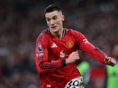 Rio Ferdinand revela o que ouviu de fontes do campo de treinamento do Man Utd sobre Benjamin Sesko Manchester United x Fulham - Premier League