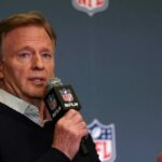 Roger Goodell diz que a NFL ‘tem trabalho a fazer’ depois de não contratar treinadores negros