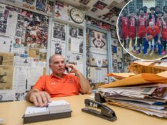 Ron Naclerio, treinador único, está legitimamente no topo da lista de vencedores do basquete estadual de Nova York Ron Naclerio, treinador único, está legitimamente no topo da lista de vencedores do basquete estadual de Nova York