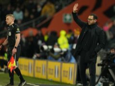 Rosenior, técnico do Chelsea, diz que não há lugar no futebol para racistas Rosenior, técnico do Chelsea, diz que não há lugar no futebol para racistas