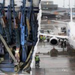 Rússia condena americano a 4 anos por supostamente tentar tomar coronha de rifle Kalashnikov: relatório