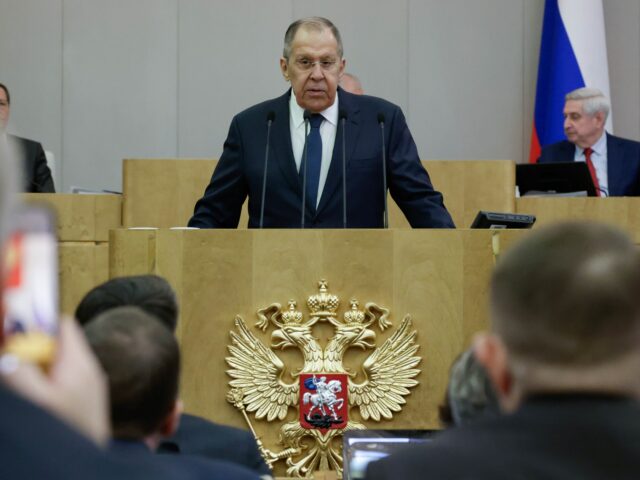 Rússia diz que respeitará os limites do tratado nuclear expirado se os EUA o fizerem
